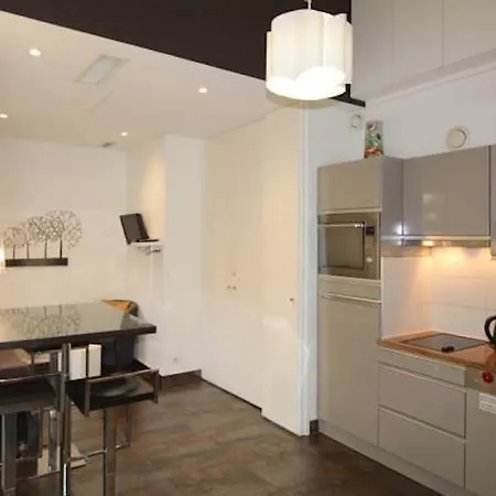 Alc - A521 - 4 Min Palais And Beaches